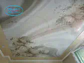 3Д таван в спалня с 3Д фото принт Златни Цветя в коприна.
