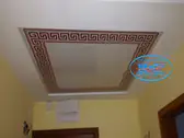 Опънат таван в коридор - транслуцентен лак с фотопечат.