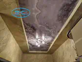 3Д опънат таван в коридор с фото принт - Оникс с монтиран полилей.