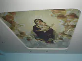 Художествен опънат таван с фотопечат в спалня.